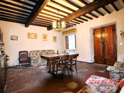 Casa Indipendente in Vendita a Lucca, zona San Pietro a Vico, 150'000€, 180 m²