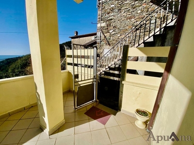 Casa Indipendente in Vendita a Massa, zona Bergiola Maggiore, 95'000€, 60 m², arredato