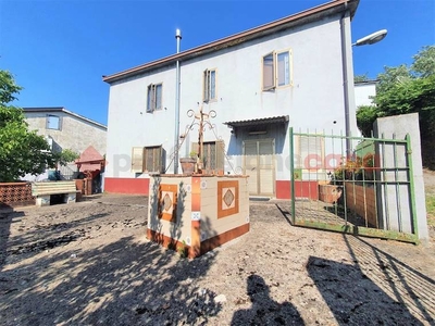 Casa Indipendente in vendita a Roccabascerana, via Girolamo del Balzo, snc - Roccabascerana, AV