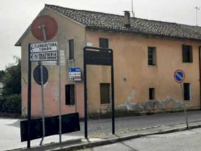 Casa Indipendente in Vendita ad Paese - 54750 Euro