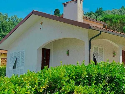 Casa Indipendente in Vendita ad San Giuliano Terme - 395000 Euro