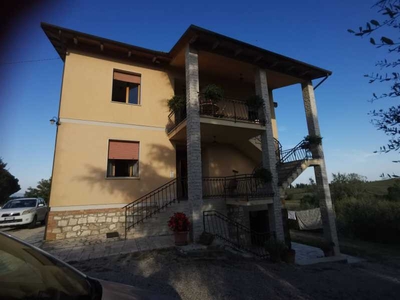 Casa Indipendente in Vendita ad Sinalunga - 265000 Euro