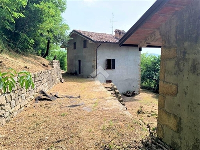 Casa indipendente in vendita