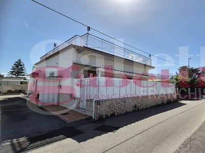 Casa Indipendente in Via Crapolla, 62, Pompei (NA)