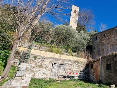 Casa semi indipendente a San Severino Marche