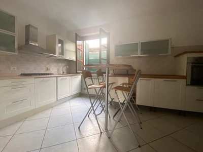 Casa Semi Indipendente in Vendita a Massa, 280'000€, 120 m², arredato