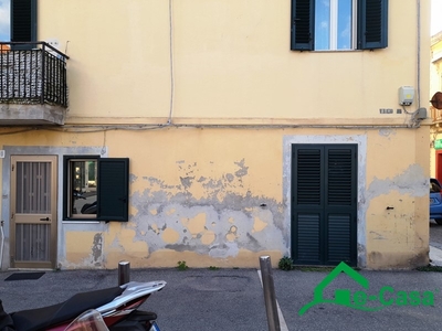 Casa Semi Indipendente in Vendita a Messina, 40'000€, 80 m²