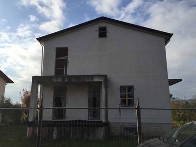 Casa semi indipendente in zona Colombiera a Castelnuovo Magra