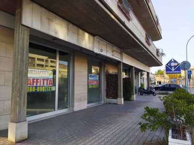 Fondo commerciale in affitto Pescara