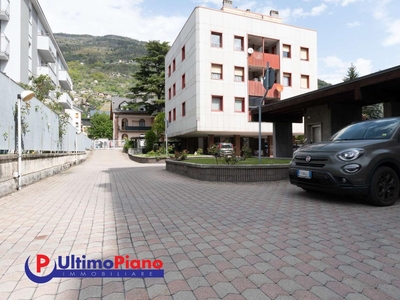 Garage - Posto auto in vendita a Aosta