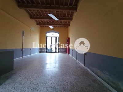 Immobile commerciale in Affitto a Lucca, zona Nave, 600€, 40 m²