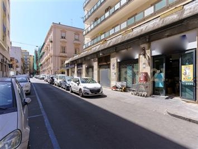 Locale commerciale - Oltre 3 vetrine a Catania