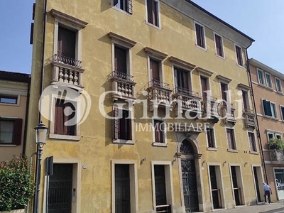 Monolocale in Vendita a Padova, 120'000€, 34 m², arredato