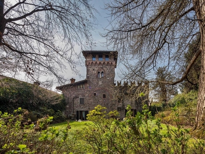 Palazzina commerciale in vendita a Gorle