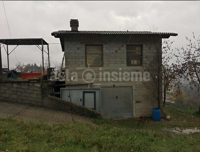 Porzione di casa in Vendita a Camporgiano VILLA, snc