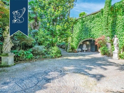 Prestigiosa villa di 1000 mq in vendita, Merate, Lombardia