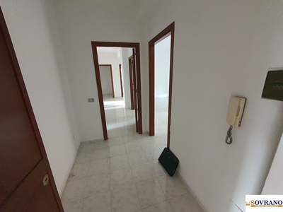 Quadrilocale in Affitto a Palermo, 550€, 110 m²