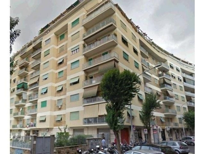 Quadrilocale in Via Giuseppe Bagnera in zona Marconi, Ostiense, San Paolo a Roma
