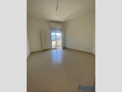 Trilocale in Vendita a Massa, zona Ronchi, 350'000€, 80 m²