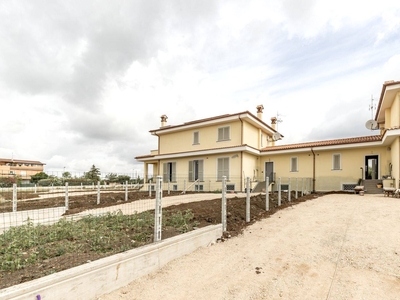 Villa a schiera in vendita a Lanuvio Roma