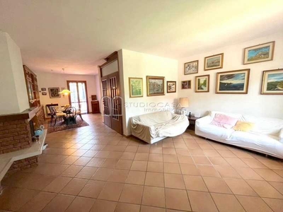 Villa a Schiera in Vendita ad Calci - 309000 Euro
