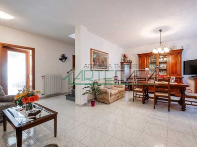 Villa a Schiera in Vendita ad Cascina - 295000 Euro