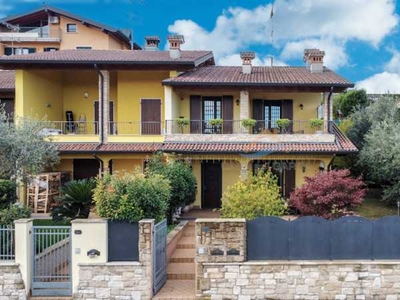 Villa a Schiera in Vendita ad Desenzano del Garda - 550000 Euro