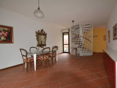 Villa a Schiera in Vendita ad Lucca - 348000 Euro