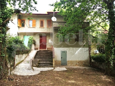 Villa a schiera in Via Certosa, 34, Sezze (LT)