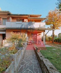 Villa bifamiliare in vendita a Chiari