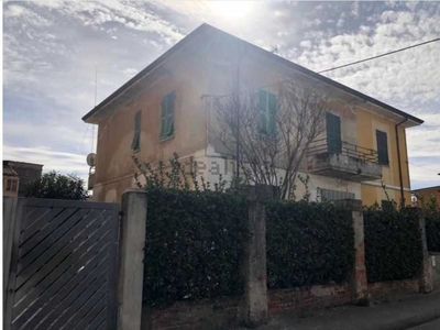 Villa Bifamiliare in Vendita ad Carrara - 380000 Euro