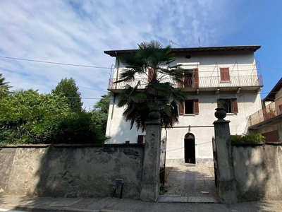 Villa in vendita a Arona