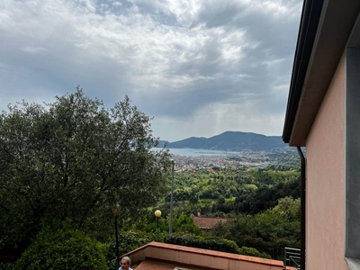 Villa in vendita a La Spezia Isola