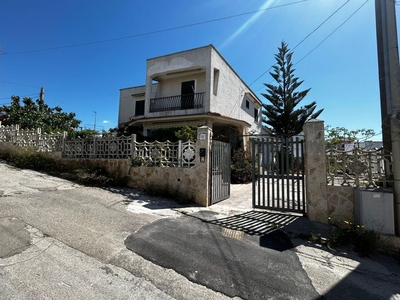 Villa in vendita a Leporano