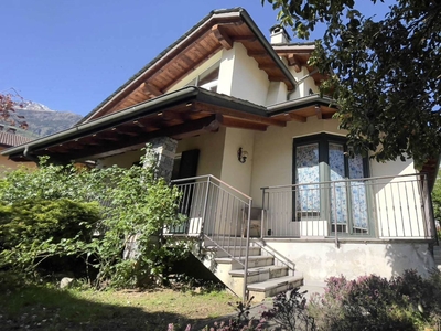 Villa in vendita a Morbegno Sondrio