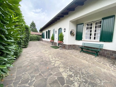 Villa in vendita a Pasturana