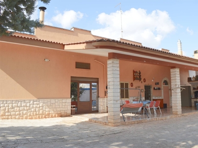 Villa in vendita a Putignano Bari Agro Di Putignano