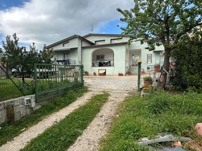 Villa in vendita a San Giorgio Del Sannio