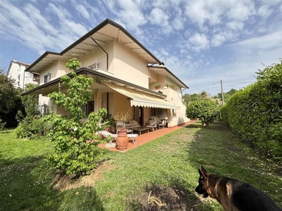 Villa in vendita a Sarzana La Spezia