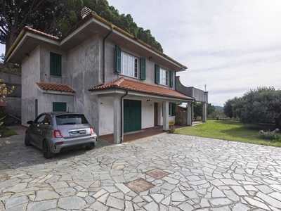 Villa in vendita a Tovo San Giacomo