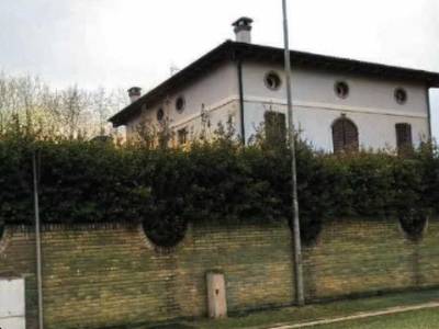 villa in Vendita ad Ferrara - 443250 Euro