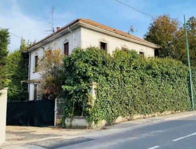 villa in Vendita ad Jerago con Orago - 228000 Euro