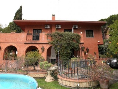 Villa in Via Edgardo Negri in zona Eur (europa), Laurentino, Montagnola a Roma