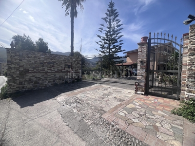 Villa Plurifamiliare a Monreale in Via Aquino