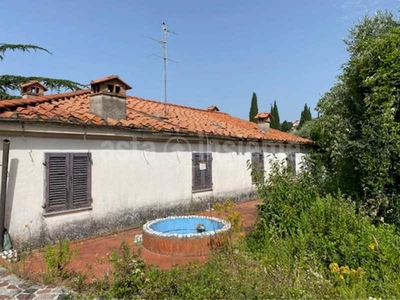 Villa Singola in Vendita ad Massarosa - 377250 Euro