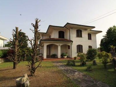 Villa Singola in Vendita ad Montopoli in Val D`arno - 570000 Euro