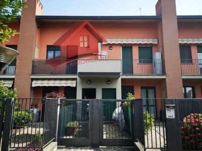 Villa a Schiera in vendita a Madone