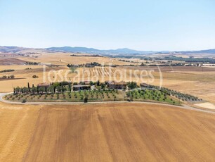 Agriturismo in Vendita nel Cuore della Val d'Orcia, Pienza