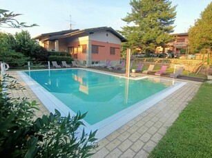 Appartamento a Luino con barbecue e piscina