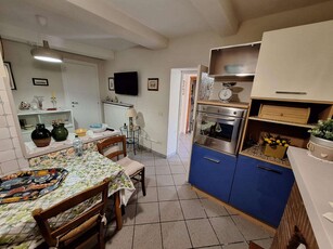 Appartamento in Affitto a Lucca Arsina